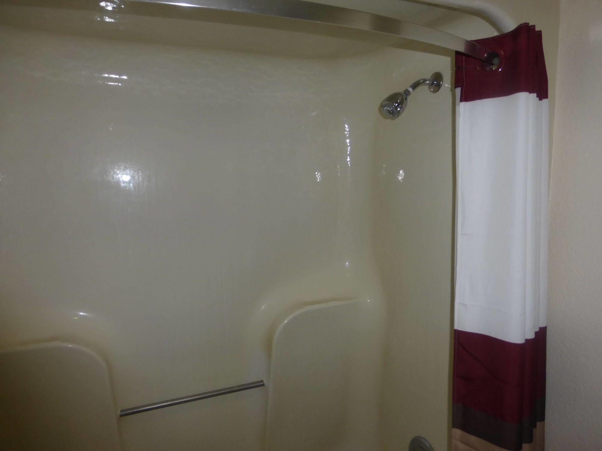 Red Roof Inn ฟอร์เรสต์ซิตี้ ภายนอก รูปภาพ