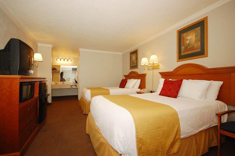 Red Roof Inn ฟอร์เรสต์ซิตี้ ห้อง รูปภาพ